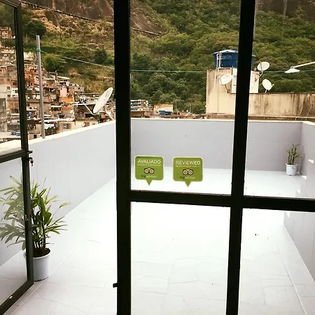Ghetto Rocinha Hostel-2